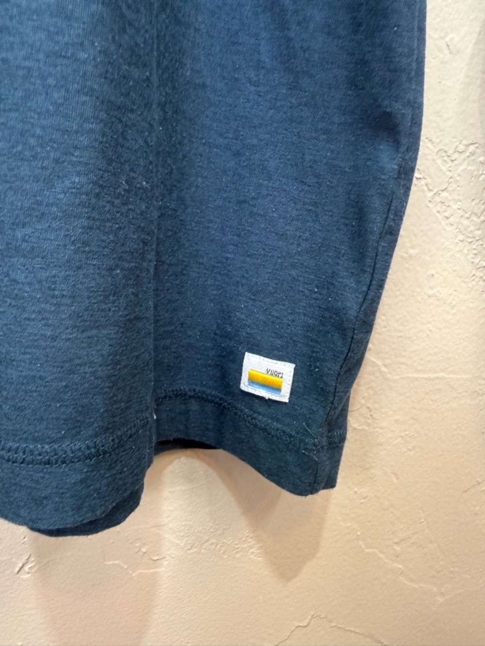 Vuori Long Sleeve‎ Strato Tech Crew Shirt in Slate Blue. Size XL. Minimalist - Picture 4 of 8